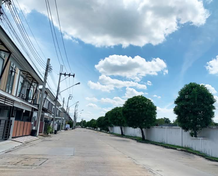 Medio Nimitmai, Bangkok, Nimit Mai Road, Sai Kong Din, Khlong Sam Wa, Bangkok, 4 Bedrooms, 129 sqm, Townhouse For Sale, by Bangkok Commercial Asset Management Com, 500421167 - DDproperty.com