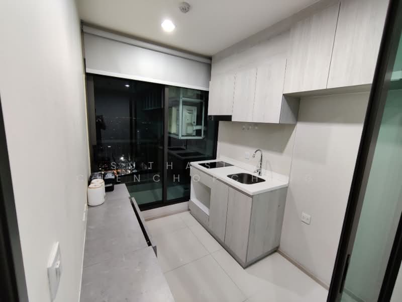 Life Pinklao, Bangkok, Boromarajonani Road, Bang Bamru, Bang Phlat, Bangkok, 1 Bedroom, 30 sqm, Condo For Sale, by Suthasinee Chenchopching, 500421173 - DDproperty.com