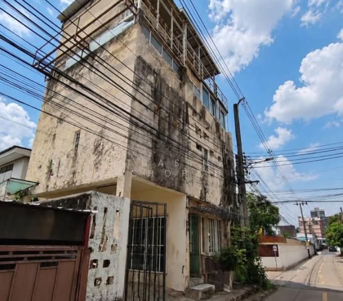 3-BR Townhouse, Bangkok, Chan Kasem, Chatuchak, Bangkok, 3 Bedrooms, 153 sqm, Townhouse For Sale, by Suthasinee Chenchopching, 500421180 - DDproperty.com