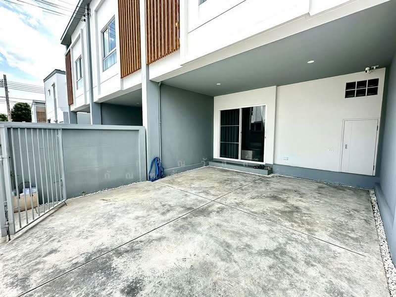 Venue 24 Westgate, Nonthaburi, Wat Lat Pladuk Road, Bang Khu Rat, Bang Bua Thong, Nonthaburi, 3 Bedrooms, 90 sqm, Townhouse For Sale, by กรณวัสส์ กัณฑวัสส์วงส์, 500421356 - DDproperty.com
