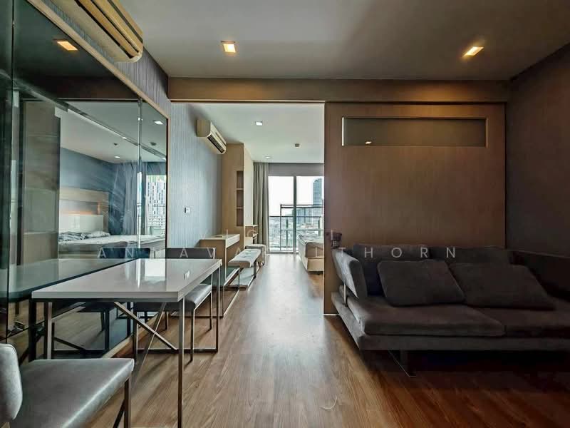 Sky Walk Residences, Bangkok, 1599 Sukhumvit Road, Phra Kanong Nua, Watthana, Bangkok, 1 Bedroom, 40 sqm, Condo For Rent, by Vichai Annavakulthorn, 500421422 - DDproperty.com
