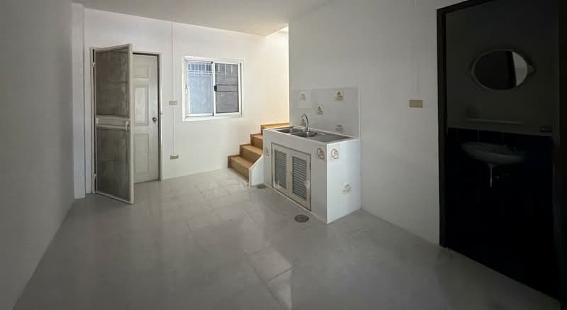 บ้านศรีราชาโมเดิร์นโฮม, ชลบุรี, สุรศักดิ์, ศรีราชา, ชลบุรี, 79 ตร.ม., ทาวน์เฮ้าส์ ให้เช่า, โดย คุณแจม, 500421492 - DDproperty.com