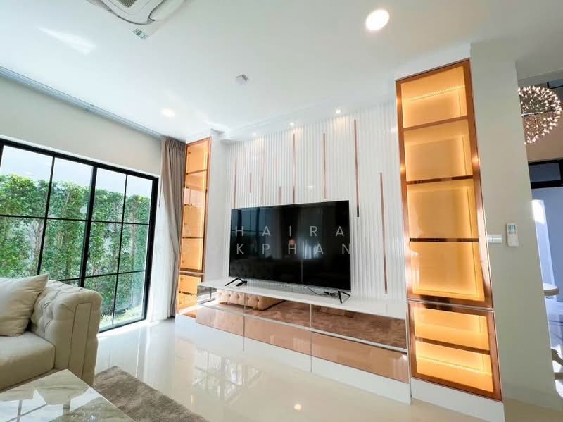 Nantawan Rama 9 - New Krungthepkreetha, Bangkok, Saphan Sung, Bangkok, 4 Bedrooms, 303 sqm, Single Detached House For Sale, by Hathairat Rookphan , 500421651 - DDproperty.com