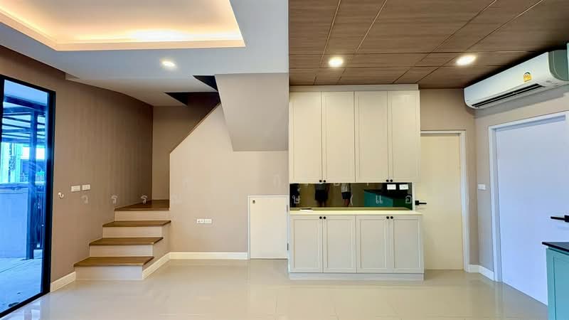 Pleno Ramintra-Chatuchot : พลีโน่ รามอินทรา-จตุโชติ, กรุงเทพ, 555 ถนนไทยรามัญ, สามวาตะวันตก, คลองสามวา, กรุงเทพ, 110 ตร.ม., ทาวน์เฮ้าส์ ขาย, โดย คุณ กิริยา วรรณารักษ์ (แอฟ), 500421671 - DDproperty.com