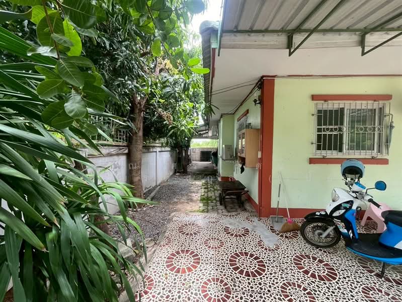 บ้านเดี่ยว 1 ชั้น 100 ตร.ว. บ้านเดี่ยว ซอยไอยรา6/1, Pathum Thani, ถนนคลองหลวง, Khlong Song, Khlong Luang, Pathum Thani, 3 Bedrooms, 150 sqm, Single Detached House For Sale, by คุณ ศรินรัตน์ ศิรเกียรติสกุล (เป้ย), 500421778 - DDproperty.com