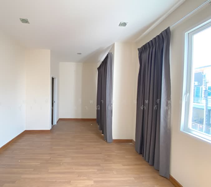 Golden Town Watcharapol-Sukhapiban 5, Bangkok, Sukhaphiban 5 Road, O-Ngoen, Sai Mai, Bangkok, 4 Bedrooms, 131 sqm, Townhouse For Sale, by Bangkok Commercial Asset Management Com, 500421877 - DDproperty.com