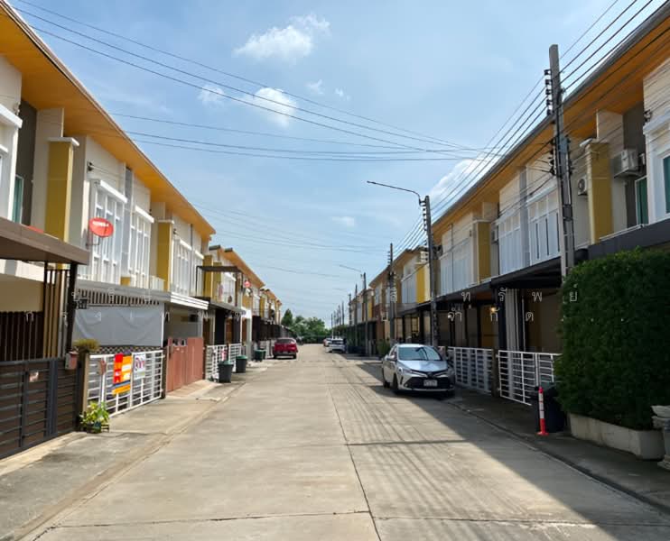 Golden Town Watcharapol-Sukhapiban 5, Bangkok, Sukhaphiban 5 Road, O-Ngoen, Sai Mai, Bangkok, 4 Bedrooms, 131 sqm, Townhouse For Sale, by Bangkok Commercial Asset Management Com, 500421877 - DDproperty.com