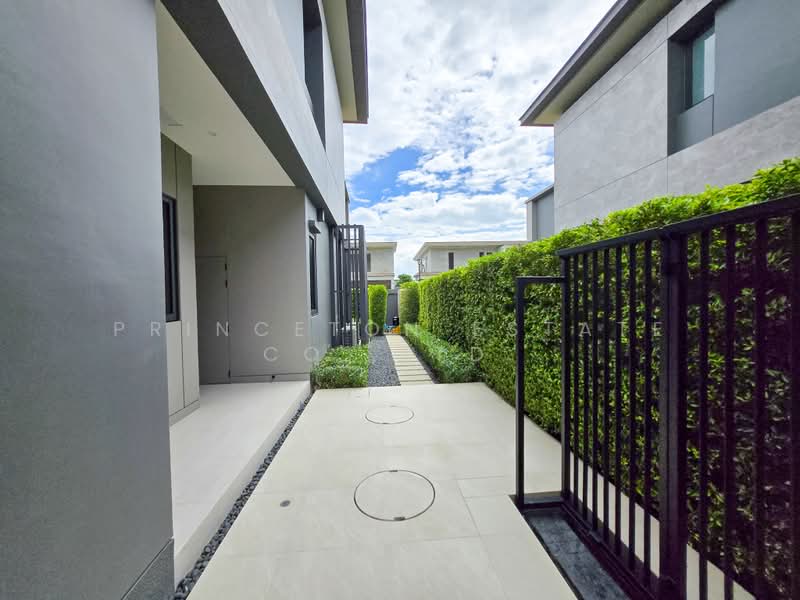 Lake Legend Bangna-Suvarnabhumi, Samut Prakan, Soi King Kaew 37, Rachathewa, Bang Plee, Samut Prakan, 4 Bedrooms, 489 sqm, Single Detached House For Sale, by Princeton Estate Co.,Ltd., 500421928 - DDproperty.com
