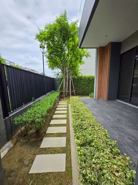 Lake Legend Bangna-Suvarnabhumi, Samut Prakan, Soi King Kaew 37, Rachathewa, Bang Plee, Samut Prakan, 4 Bedrooms, 489 sqm, Single Detached House For Sale, by Princeton Estate Co.,Ltd., 500421928 - DDproperty.com