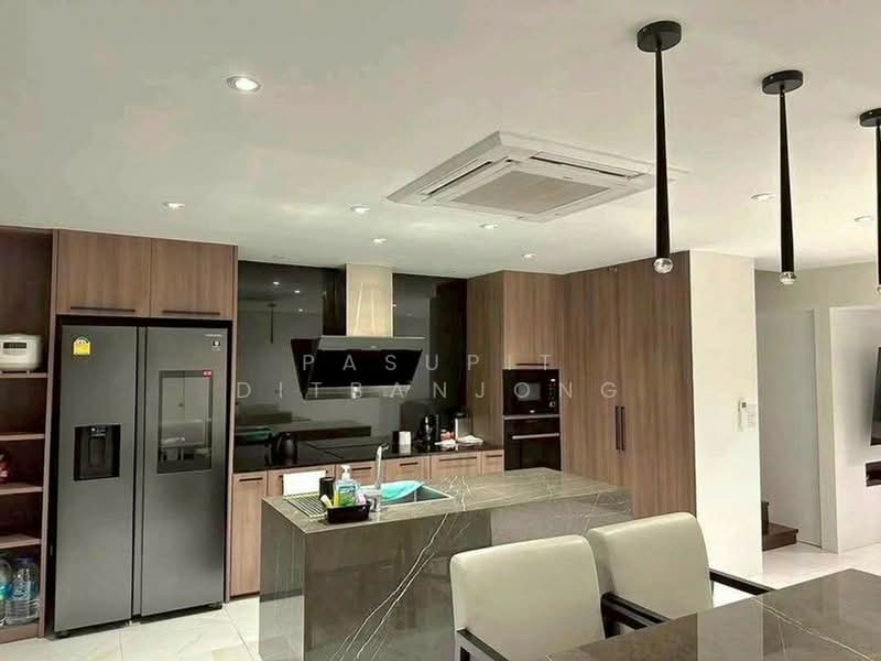2-BR Townhouse, Bangkok, Chong Nonsi, Yan Nawa, Bangkok, 2 Bedrooms, 290 sqm, Townhouse For Rent, by Pasupit Ditbanjong, 500421965 - DDproperty.com