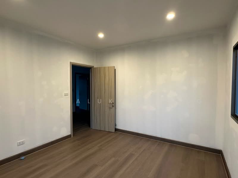 The Palm Krungthep Kreetha-Wongwaen, Bangkok, 29 Krungthep Kreetha Road, Saphan Sung, Bangkok, 4 Bedrooms, 205 sqm, Single Detached House For Sale, by Saowaluk Anupong, 500421988 - DDproperty.com