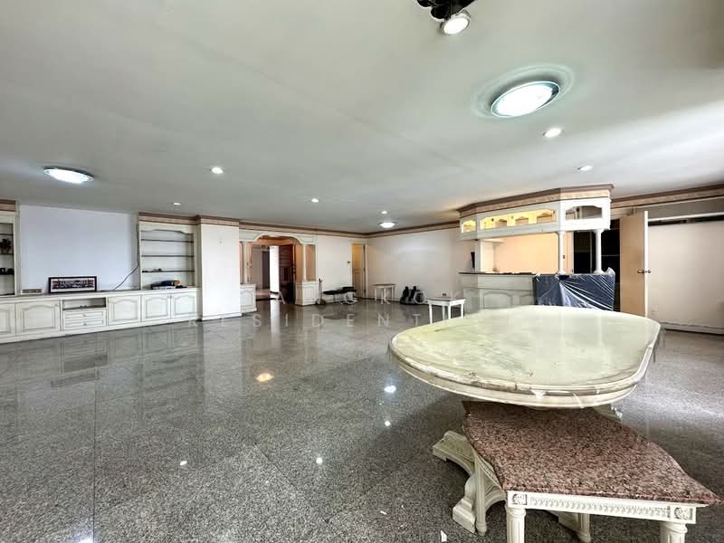 D.S. Tower 1 Sukhumvit 33, Bangkok, Soi Phrom Chit, Khlong Tan Nua, Watthana, Bangkok, 3 Bedrooms, 236 sqm, Condo For Sale, by Bangkok Residential, 500422025 - DDproperty.com