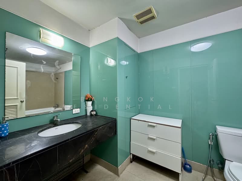 D.S. Tower 1 Sukhumvit 33, Bangkok, Soi Phrom Chit, Khlong Tan Nua, Watthana, Bangkok, 3 Bedrooms, 236 sqm, Condo For Sale, by Bangkok Residential, 500422025 - DDproperty.com