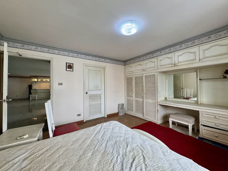 D.S. Tower 1 Sukhumvit 33, Bangkok, Soi Phrom Chit, Khlong Tan Nua, Watthana, Bangkok, 3 Bedrooms, 236 sqm, Condo For Sale, by Bangkok Residential, 500422025 - DDproperty.com