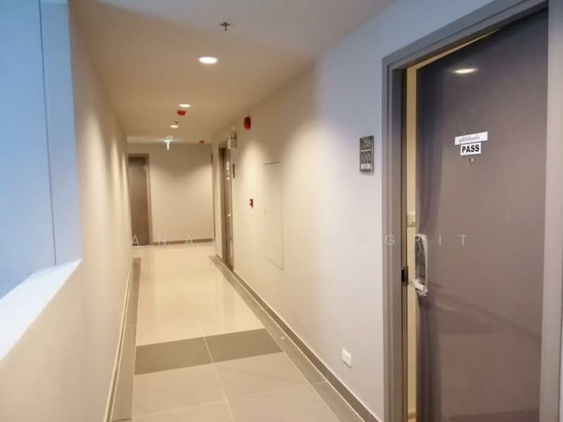 IDEO Sathorn-Wongwian Yai, Bangkok, 219 Soi Krung Thonburi 1, Khlong Ton Sai, Khlong San, Bangkok, 1 Bedroom, 27 sqm, Condo For Rent, by Thanakit Pongpit, 500422044 - DDproperty.com