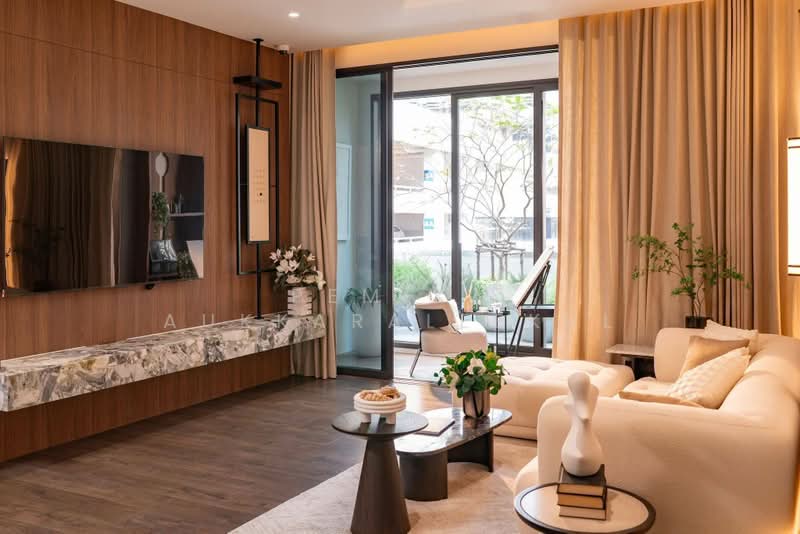 ROMM Convent, Bangkok, 42 Convent Road, Silom, Bang Rak, Bangkok, 3 Bedrooms, 182 sqm, Condo For Sale, by Pemika Aukkaraleekul, 500422169 - DDproperty.com