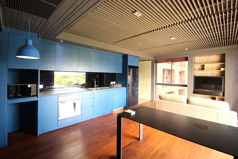 Noble Ambience Sarasin : โนเบิล แอมเบียนส์ สารสิน, กรุงเทพ, ซอยสารสิน ถนนสารสิน, ลุมพินี, ปทุมวัน, กรุงเทพ, 66 ตร.ม., คอนโด ขาย, โดย CBRE (Thailand) Co.,Ltd, 500422303 - Living room - DDproperty.com