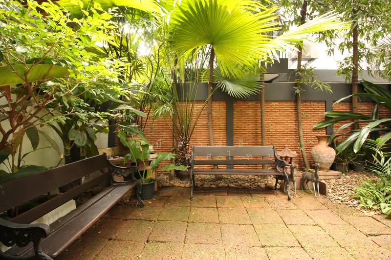 Townhouse Thonglor soi 8 (4077), Bangkok, Khlong Tan Nua, Watthana, Bangkok, 4 Bedrooms, 450 sqm, Townhouse For Sale, by CBRE (Thailand) Co.,Ltd, 500422306 - DDproperty.com
