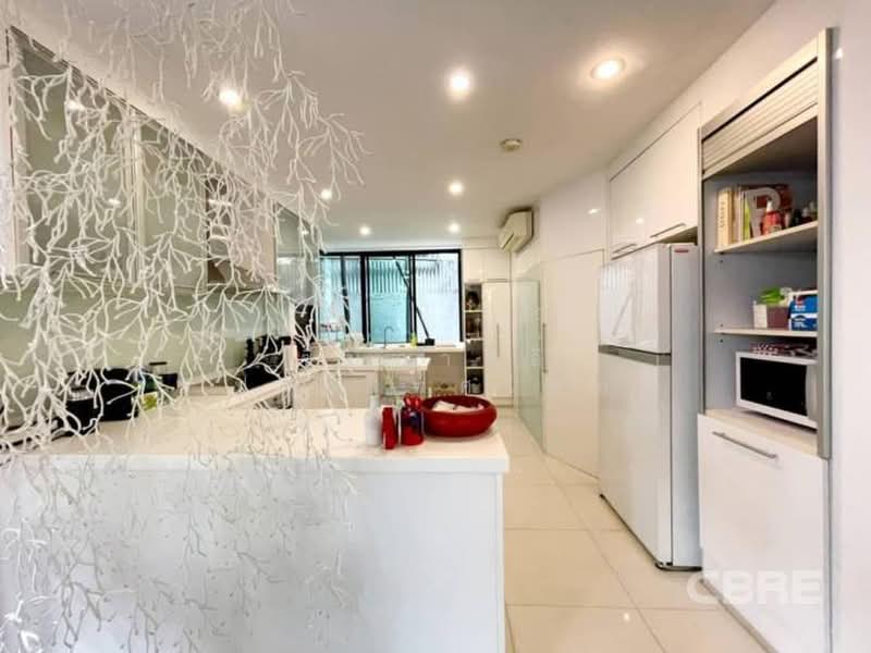 ซอย สุขุมวิท 26, Bangkok, Khong Tan, Khlong Toei, Bangkok, 5 Bedrooms, 350 sqm, Single Detached House For Sale, by CBRE (Thailand) Co.,Ltd, 500422309 - DDproperty.com