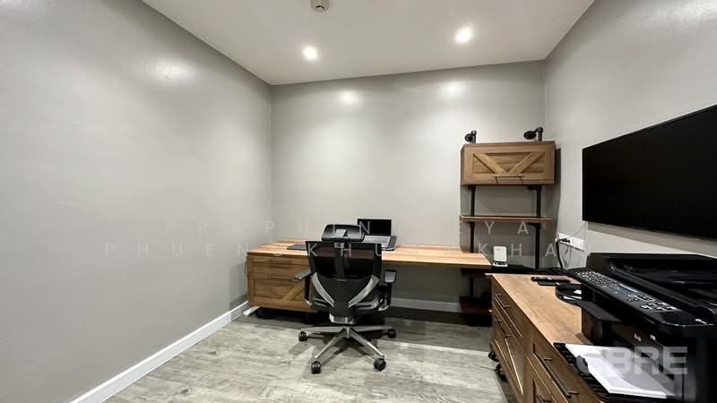 Athenee Residence, Bangkok, 65 Witthayu Road, Lumphini, Pathum Wan, Bangkok, 3 Bedrooms, 196 sqm, Condo For Sale, by Praphinleeya Phuengkhuankhan, 500422391 - DDproperty.com