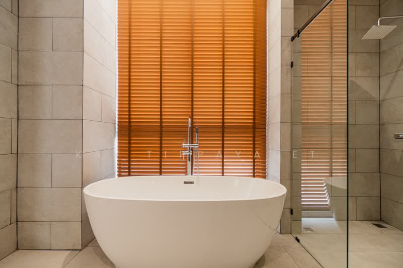 Posh Eastville, Bangkok, ซอย นาคนิวาส 18, Lat Phrao, Bangkok, 3 Bedrooms, 588 sqm, Townhouse For Sale, by Kay Tippayanet, 500422496 - DDproperty.com