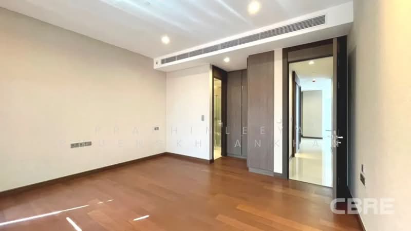 Q1 Sukhumvit, Bangkok, 1 Sukhumvit Road, Khlong Toei, Khlong Toei, Bangkok, 3 Bedrooms, 204 sqm, Condo For Sale, by Praphinleeya Phuengkhuankhan, 500422567 - DDproperty.com