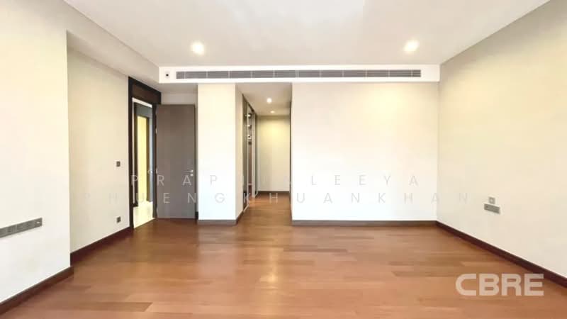 Q1 Sukhumvit, Bangkok, 1 Sukhumvit Road, Khlong Toei, Khlong Toei, Bangkok, 3 Bedrooms, 204 sqm, Condo For Sale, by Praphinleeya Phuengkhuankhan, 500422567 - DDproperty.com