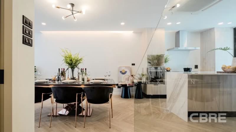 Sukhumvit 39, Bangkok, Khlong Tan Nua, Watthana, Bangkok, 3 Bedrooms, 310 sqm, Townhouse For Sale, by Praphinleeya Phuengkhuankhan, 500422582 - DDproperty.com