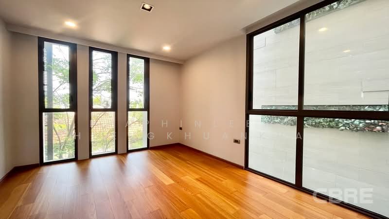 Villazzo 10, Bangkok, Phra Kanong Nua, Watthana, Bangkok, 4 Bedrooms, 660 sqm, Single Detached House For Sale, by Praphinleeya Phuengkhuankhan, 500422586 - DDproperty.com