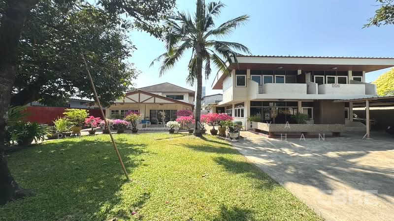 Single House on Sukhumvit 65, Bangkok, Phra Kanong Nua, Watthana, Bangkok, 3 Bedrooms, 668 sqm, Single Detached House For Sale, by Praphinleeya Phuengkhuankhan, 500422629 - DDproperty.com