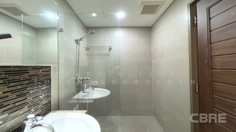 Condolette Dwell Sukhumvit 26, Bangkok, Soi Sukhumvit 26, Khong Tan, Khlong Toei, Bangkok, 2 Bedrooms, 69 sqm, Condo For Sale, by Praphinleeya Phuengkhuankhan, 500422734 - DDproperty.com