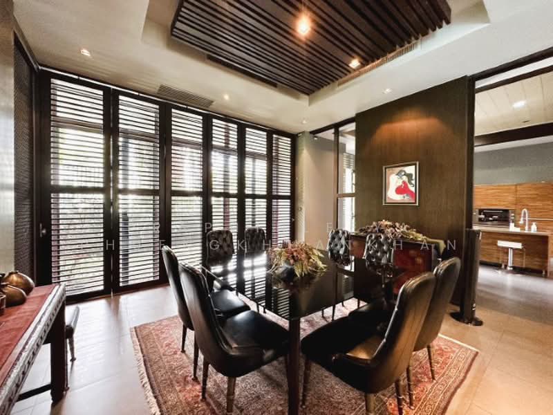 บ้านเดี่ยวในซอยสุขุมวิท 39, Bangkok, Khlong Tan Nua, Watthana, Bangkok, 4 Bedrooms, 700 sqm, Single Detached House For Sale, by Praphinleeya Phuengkhuankhan, 500422765 - DDproperty.com