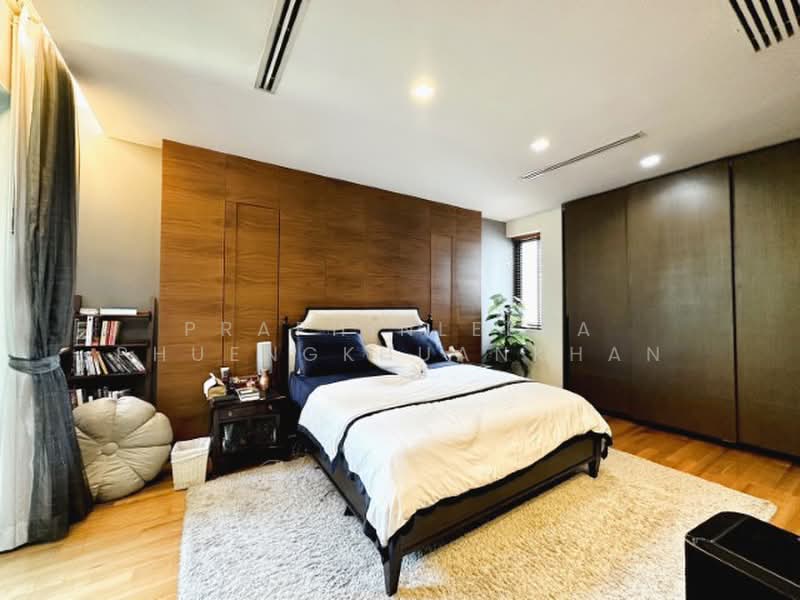 บ้านเดี่ยวในซอยสุขุมวิท 39, Bangkok, Khlong Tan Nua, Watthana, Bangkok, 4 Bedrooms, 700 sqm, Single Detached House For Sale, by Praphinleeya Phuengkhuankhan, 500422765 - DDproperty.com