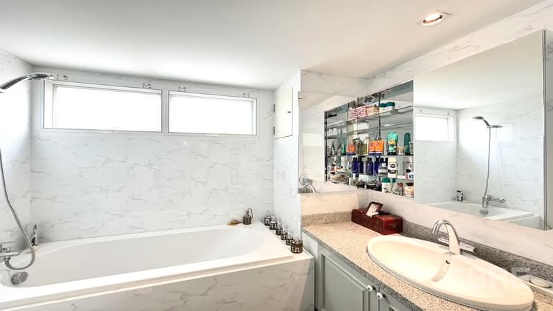 Serene Place Sukhumvit 24, Bangkok, 9 Soi Sukhumvit 24, Sukhumvit Road, Khong Tan, Khlong Toei, Bangkok, 2 Bedrooms, 110 sqm, Condo For Sale, by Praphinleeya Phuengkhuankhan, 500422784 - DDproperty.com