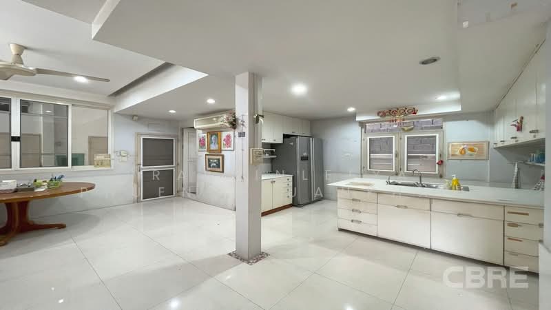 บ้านเดี่ยวในซอยสุขุมวิท 71, กรุงเทพ, คลองตันเหนือ, วัฒนา, กรุงเทพ, 400 ตร.ม., บ้านเดี่ยว ขาย, โดย Praphinleeya Phuengkhuankhan, 500422789 - DDproperty.com