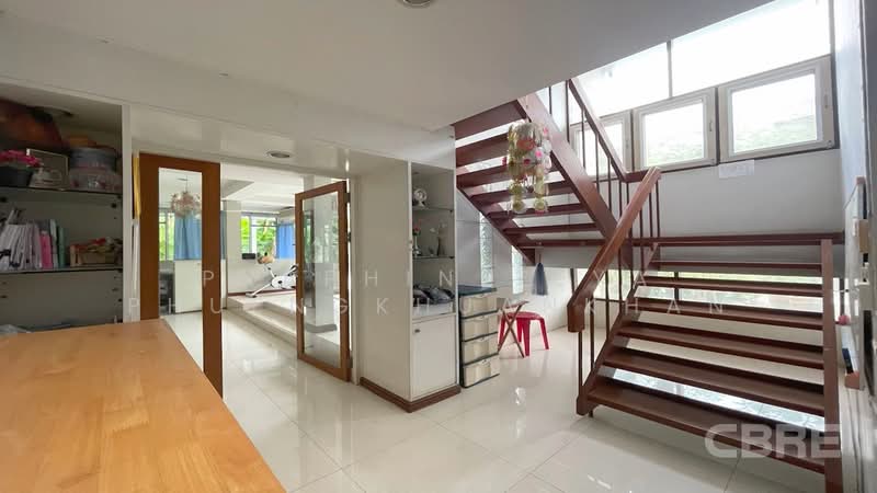 Single House on Sukhumvit 71, Bangkok, Khlong Tan Nua, Watthana, Bangkok, 3 Bedrooms, 400 sqm, Single Detached House For Sale, by Praphinleeya Phuengkhuankhan, 500422789 - DDproperty.com