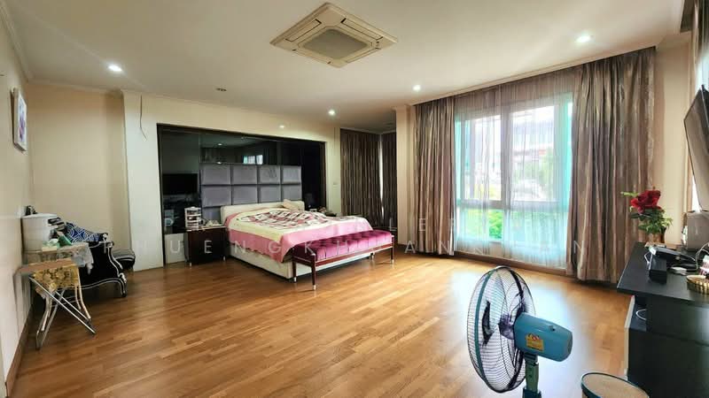 Single House on Sukhumvit 26, Bangkok, Khong Tan, Khlong Toei, Bangkok, 5 Bedrooms, 650 sqm, Single Detached House For Sale, by Praphinleeya Phuengkhuankhan, 500422878 - DDproperty.com