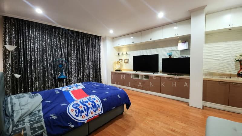 Single House on Sukhumvit 26, Bangkok, Khong Tan, Khlong Toei, Bangkok, 5 Bedrooms, 650 sqm, Single Detached House For Sale, by Praphinleeya Phuengkhuankhan, 500422878 - DDproperty.com