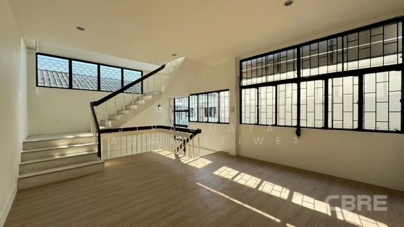 Townhouse in Soi Sunthon Phimon (Rong Mueang), Bangkok, Rong Muang, Pathum Wan, Bangkok, 2 Bedrooms, 350 sqm, Townhouse For Sale, by Jirachaya Tangkittiwet, 500422901 - DDproperty.com