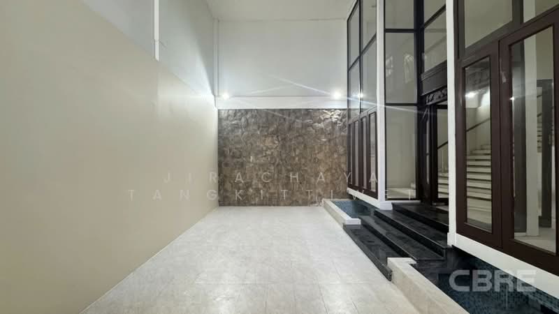 Townhouse in Soi Sunthon Phimon (Rong Mueang), Bangkok, Rong Muang, Pathum Wan, Bangkok, 2 Bedrooms, 350 sqm, Townhouse For Sale, by Jirachaya Tangkittiwet, 500422901 - DDproperty.com