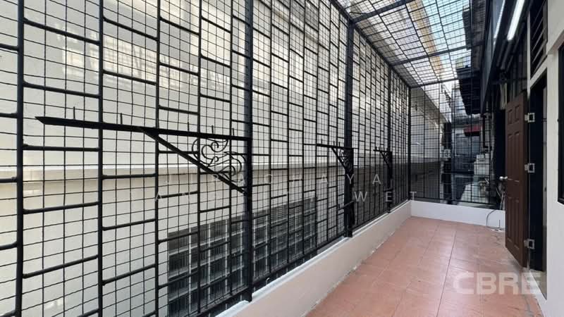 Townhouse in Soi Sunthon Phimon (Rong Mueang), Bangkok, Rong Muang, Pathum Wan, Bangkok, 2 Bedrooms, 350 sqm, Townhouse For Sale, by Jirachaya Tangkittiwet, 500422901 - DDproperty.com