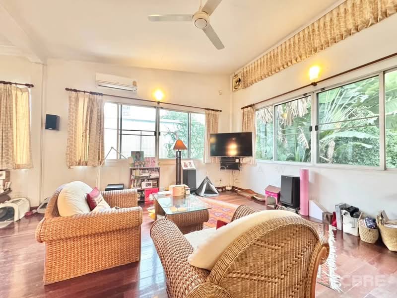 Single House on Sukhumvit 38, Bangkok, สุขุมวิท 38, Phra Kanong, Khlong Toei, Bangkok, 4 Bedrooms, 1,200 sqm, Single Detached House For Sale, by Sawitri Posawat, 500422914 - DDproperty.com