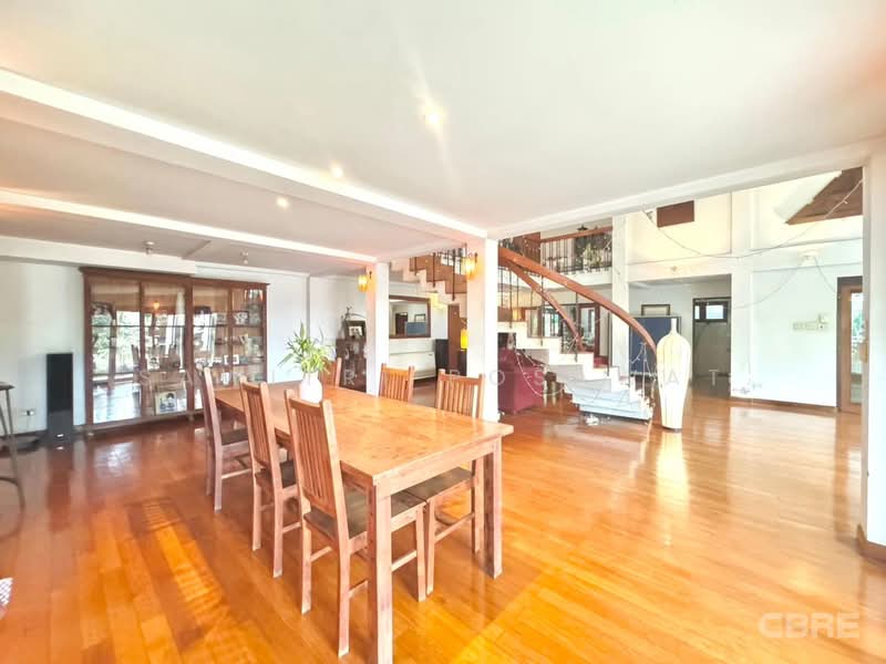 Single House on Sukhumvit 38, Bangkok, สุขุมวิท 38, Phra Kanong, Khlong Toei, Bangkok, 4 Bedrooms, 1,200 sqm, Single Detached House For Sale, by Sawitri Posawat, 500422914 - DDproperty.com
