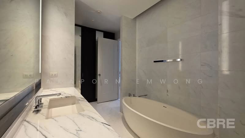 Four Seasons Private Residences : โฟร์ ซีซั่นส์ ไพรเวท เรสสิเด้นซ์, กรุงเทพ, 300 ถนนเจริญกรุง, ยานนาวา, สาทร, กรุงเทพ, 190 ตร.ม., คอนโด ขาย, โดย Pakaporn Emwong, 500423098 - DDproperty.com