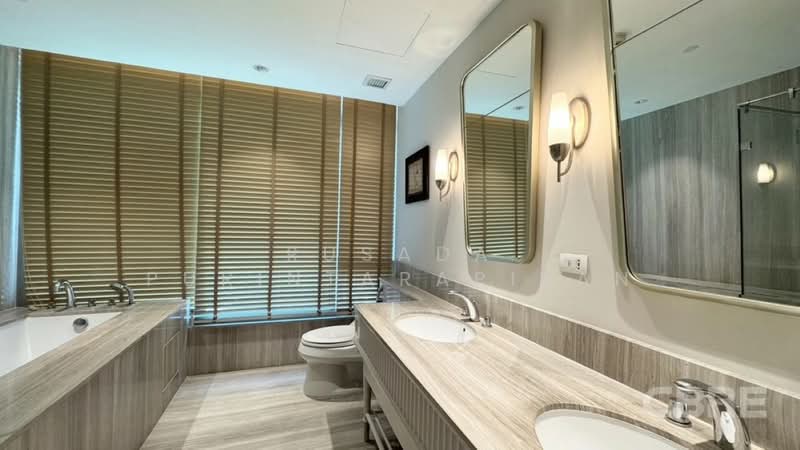 Oriental Residence, Bangkok, 110 Witthayu Road, Lumphini, Pathum Wan, Bangkok, 3 Bedrooms, 200 sqm, Condo For Sale, by Rusada Purintarapiban, 500423168 - DDproperty.com