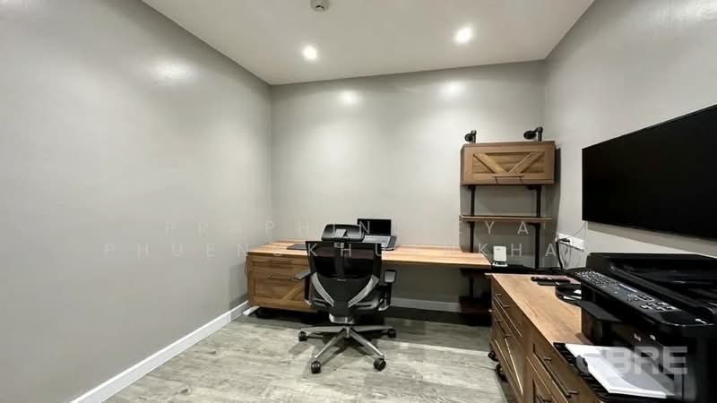 Athenee Residence, Bangkok, 65 Witthayu Road, Lumphini, Pathum Wan, Bangkok, 3 Bedrooms, 196 sqm, Condo For Sale, by Praphinleeya Phuengkhuankhan, 500423222 - DDproperty.com