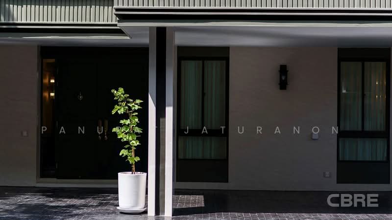 Lavista Prestige Village Ekkamai 10, Bangkok, Soi Sukhumvit 63, Phra Kanong Nua, Watthana, Bangkok, 3 Bedrooms, 430 sqm, Single Detached House For Sale, by Panurat Jaturanon, 500423356 - DDproperty.com