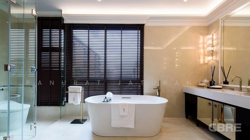 Lavista Prestige Village Ekkamai 10, Bangkok, Soi Sukhumvit 63, Phra Kanong Nua, Watthana, Bangkok, 3 Bedrooms, 430 sqm, Single Detached House For Sale, by Panurat Jaturanon, 500423356 - DDproperty.com