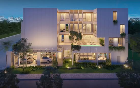 Crescenton Pinklao : เครสเซนตัน ปิ่นเกล้า, กรุงเทพ