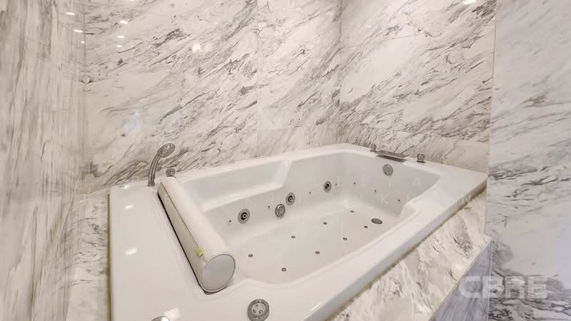 Somkid Gardens, Bangkok, Ploenchit, Lumphini, Pathum Wan, Bangkok, 2 Bedrooms, 211 sqm, Condo For Sale, by Rusada Purintarapiban, 500423400 - DDproperty.com